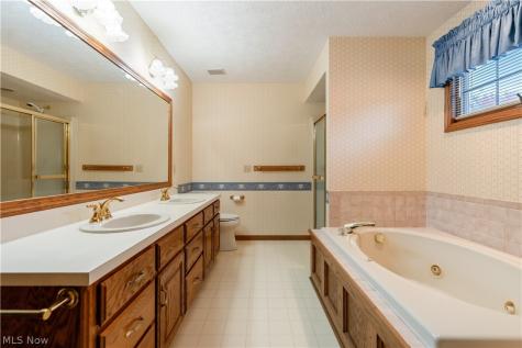 6913 Salerno Street NW Canton OH 44718