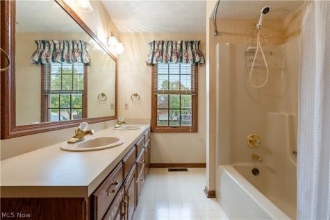 6913 Salerno Street NW Canton OH 44718