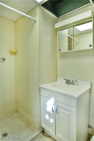 1639 Gypsy Lane Niles OH 44446