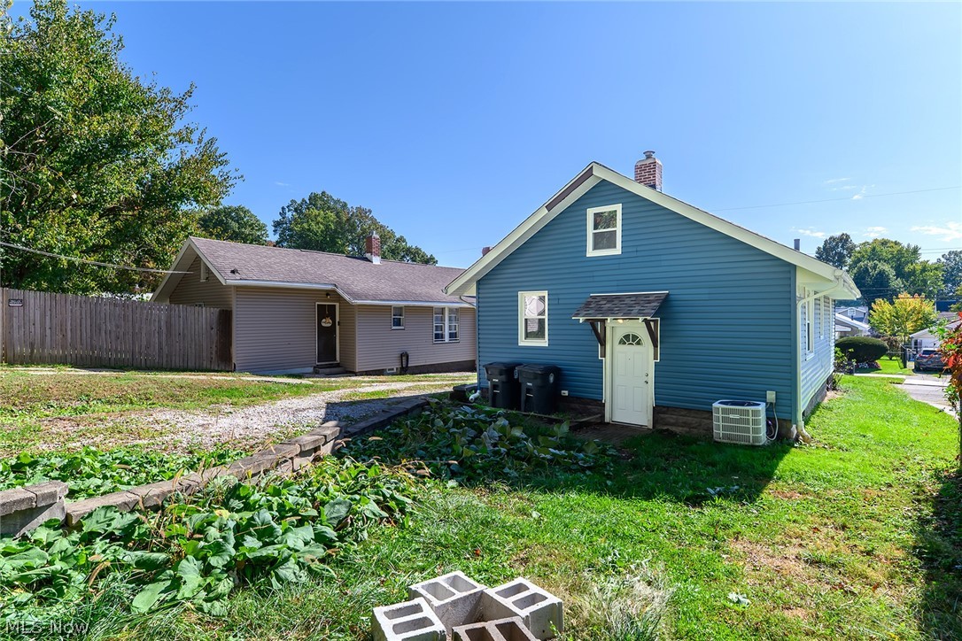 1897 Marks Avenue Akron OH 44305