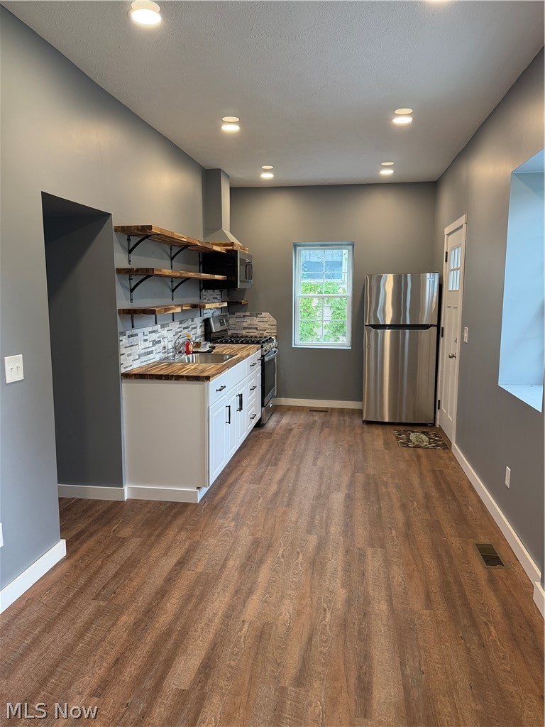 76 W Main Street Salineville OH 43945