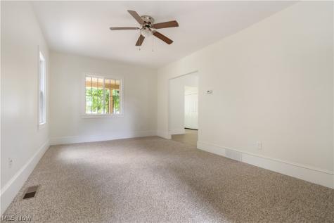 156 E Mapledale Avenue Akron OH 44301