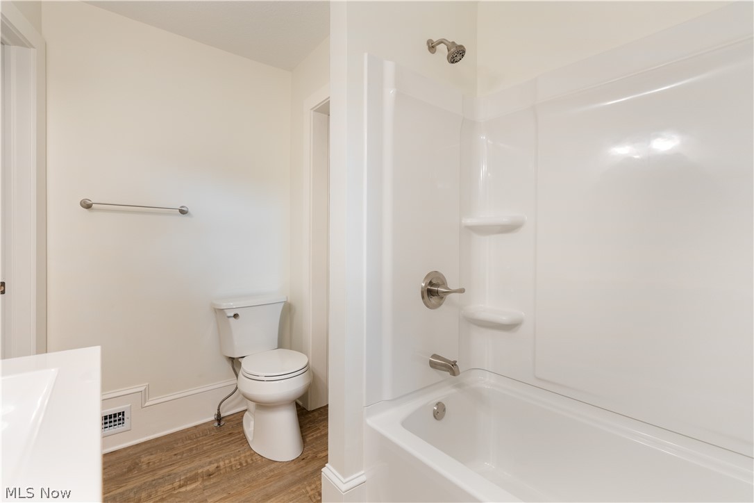 156 E Mapledale Avenue Akron OH 44301