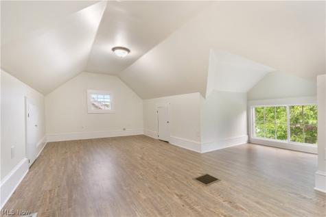 156 E Mapledale Avenue Akron OH 44301