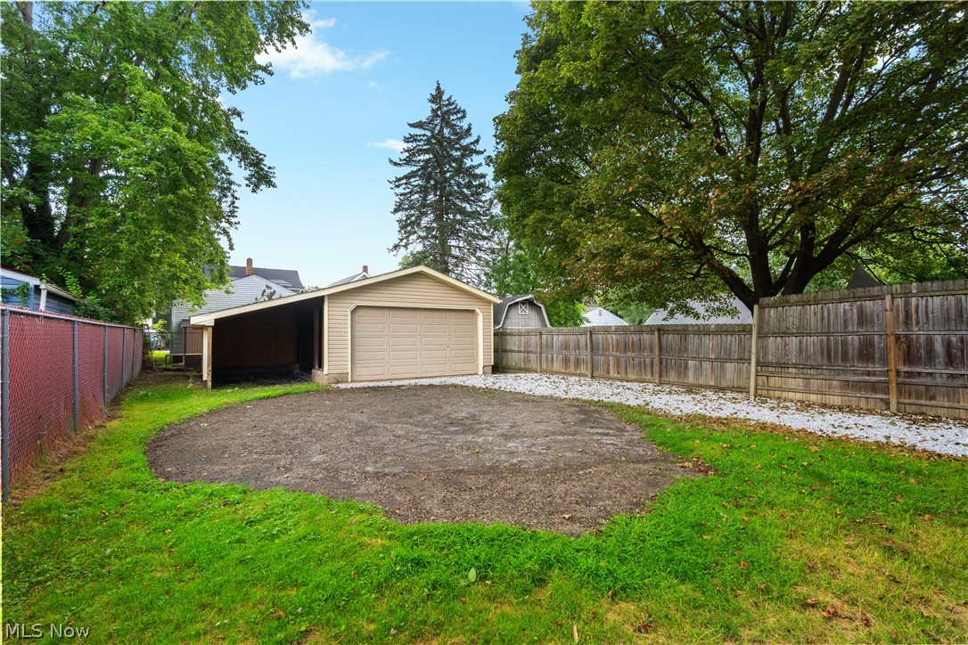156 E Mapledale Avenue Akron OH 44301