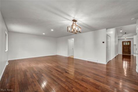 18446 Drake Road Strongsville OH 44136