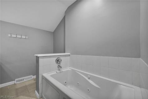 18446 Drake Road Strongsville OH 44136