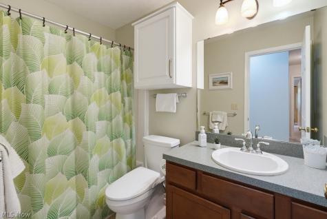 16821 Hinsdale Court Middleburg Heights OH 44130