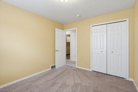 16821 Hinsdale Court Middleburg Heights OH 44130