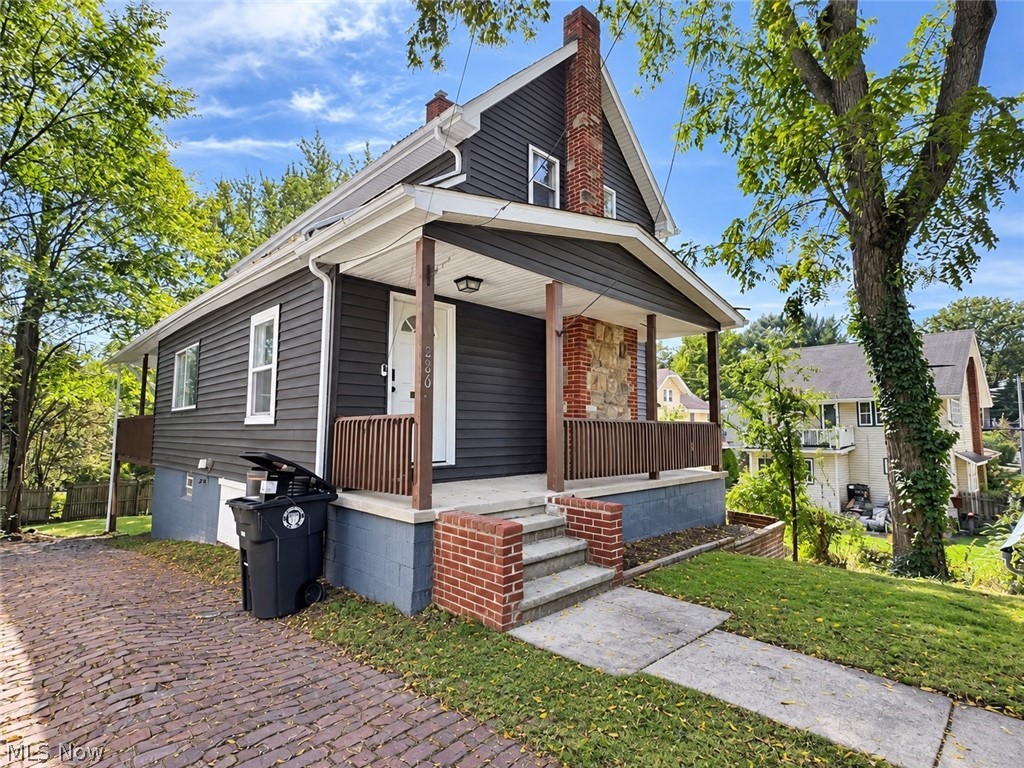 286 Alhambra Way Akron OH 44302