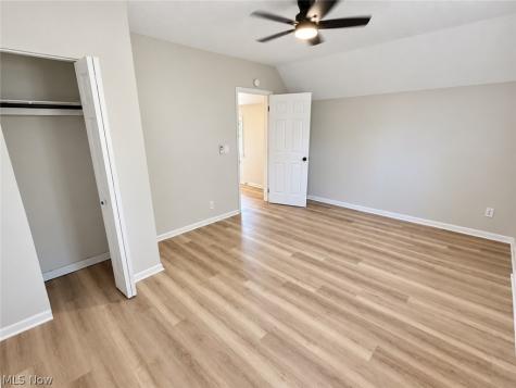 286 Alhambra Way Akron OH 44302