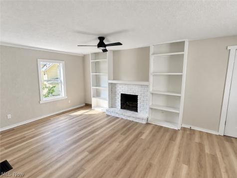 286 Alhambra Way Akron OH 44302