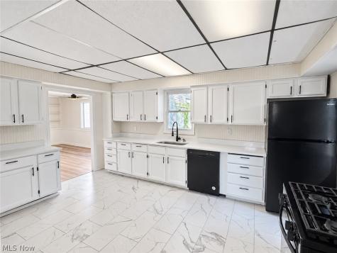 286 Alhambra Way Akron OH 44302