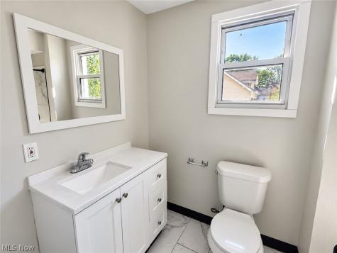 286 Alhambra Way Akron OH 44302