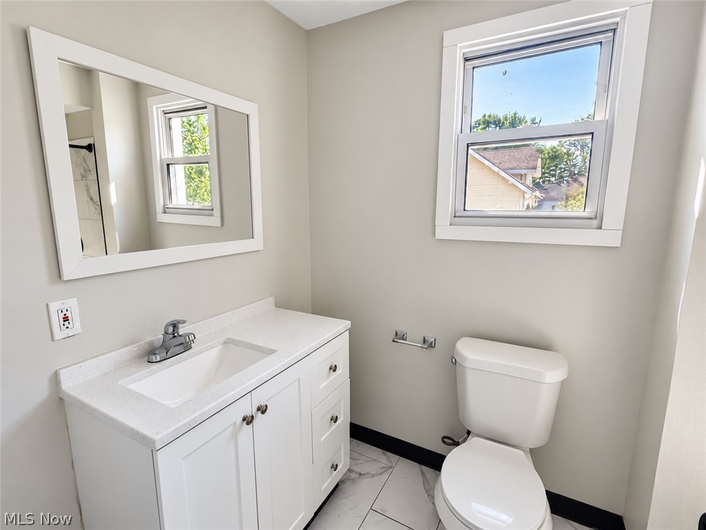 286 Alhambra Way Akron OH 44302