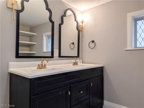 43 E Linwood Avenue Akron OH 44301