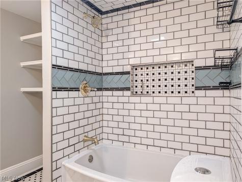 43 E Linwood Avenue Akron OH 44301