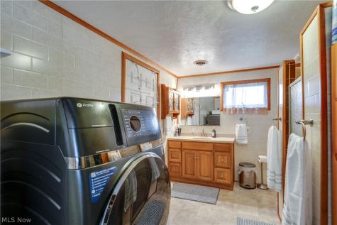 2034 State Street NE Canton OH 44721