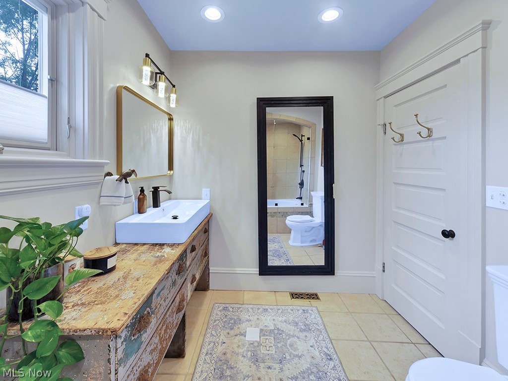 132 South Franklin Street Chagrin Falls OH 44022