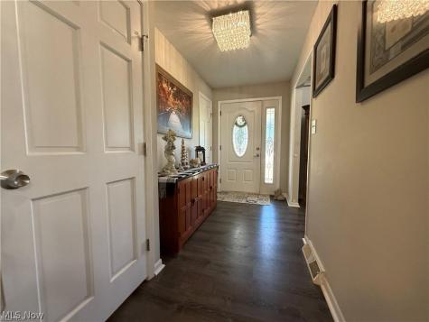 5981 Northview Drive Seven Hills OH 44131