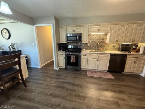 5981 Northview Drive Seven Hills OH 44131
