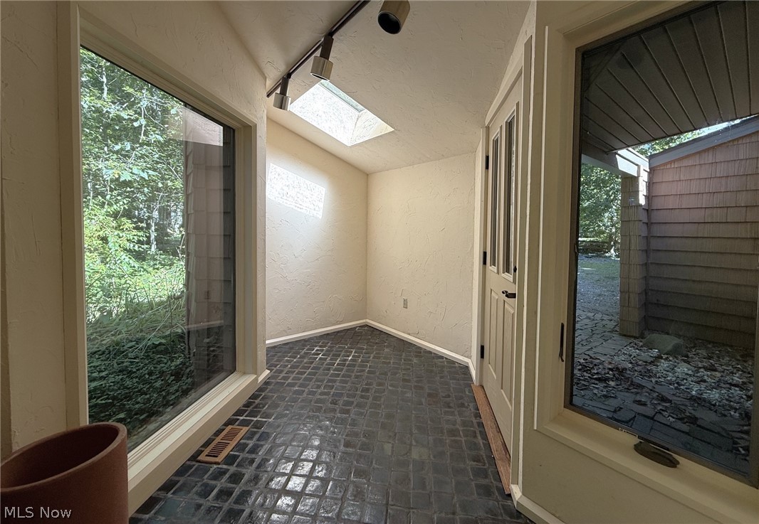 9657 Kim Drive Chesterland OH 44026