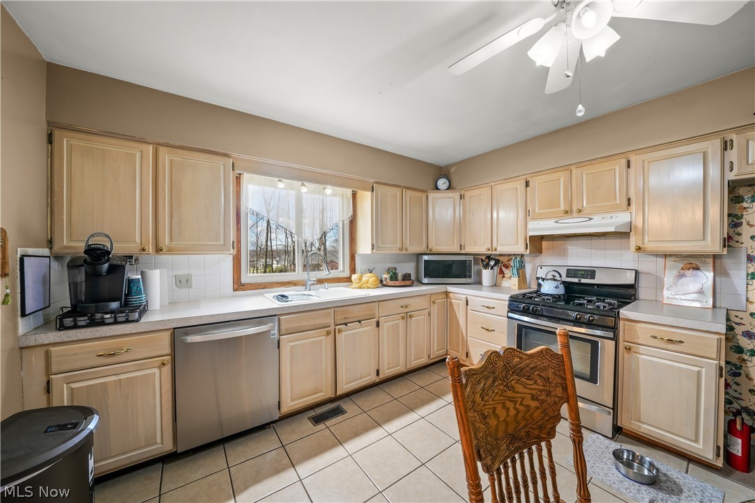 447 Spring Grove Drive Tallmadge OH 44278