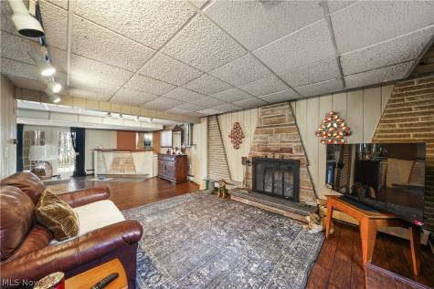 447 Spring Grove Drive Tallmadge OH 44278