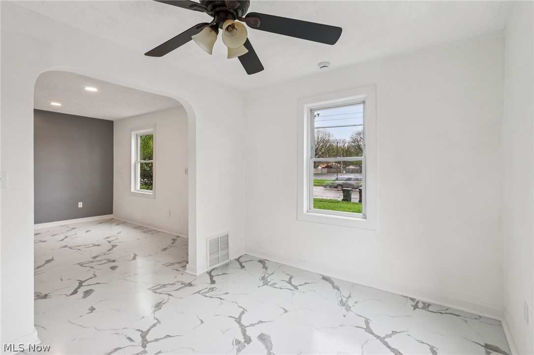 513 Gulf Road Elyria OH 44035