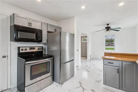 513 Gulf Road Elyria OH 44035