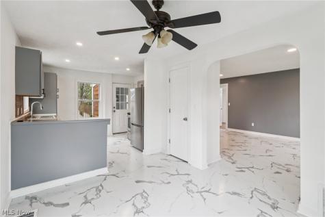 513 Gulf Road Elyria OH 44035