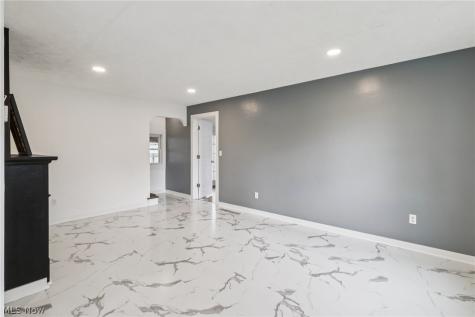 513 Gulf Road Elyria OH 44035