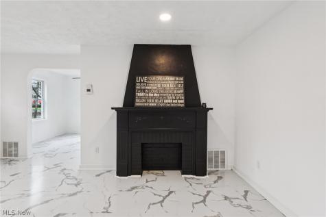 513 Gulf Road Elyria OH 44035