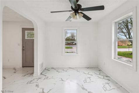 513 Gulf Road Elyria OH 44035