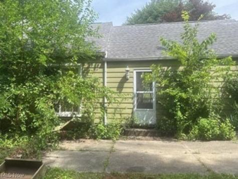 92 W Ingleside Drive Akron OH 44319