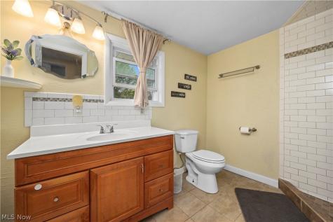 4112 Brockley Avenue Sheffield Lake OH 44054
