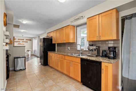 4112 Brockley Avenue Sheffield Lake OH 44054