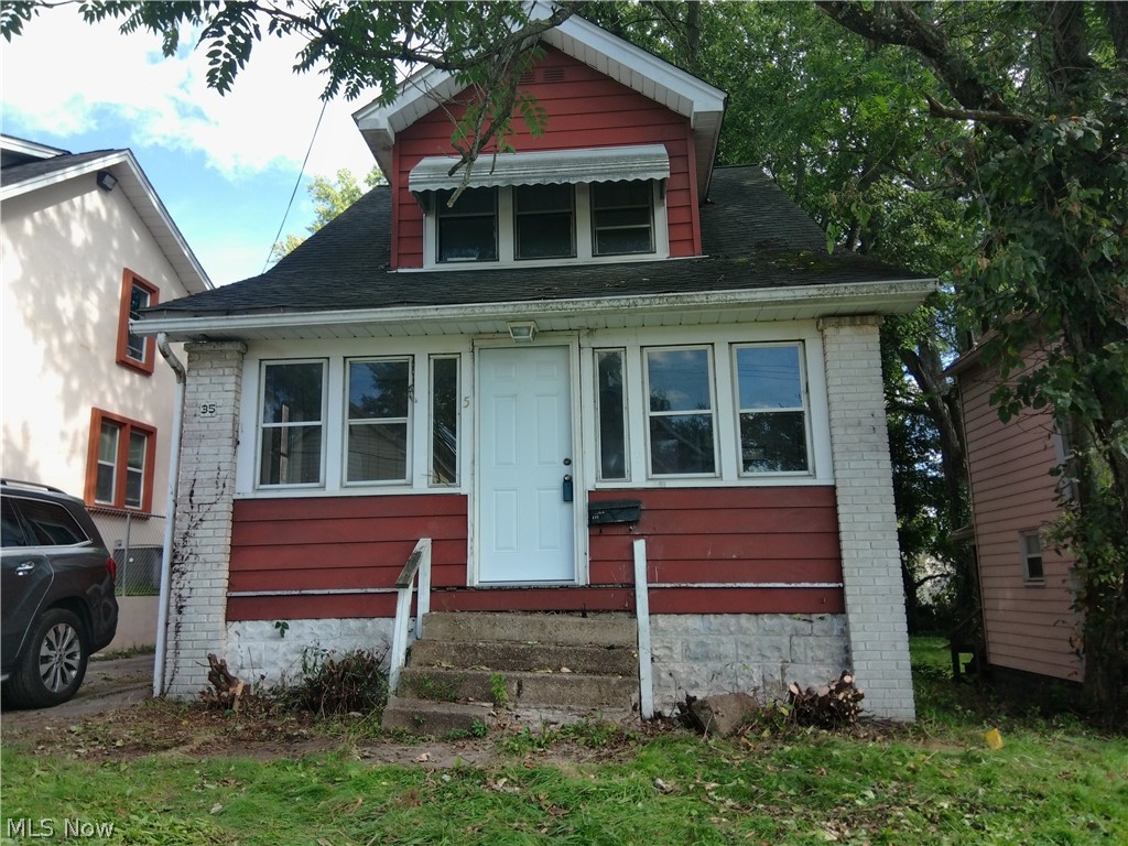 35 Palmer Avenue Campbell OH 44405