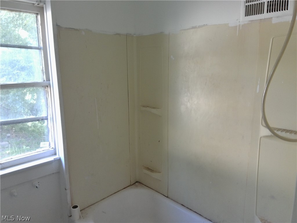 35 Palmer Avenue Campbell OH 44405