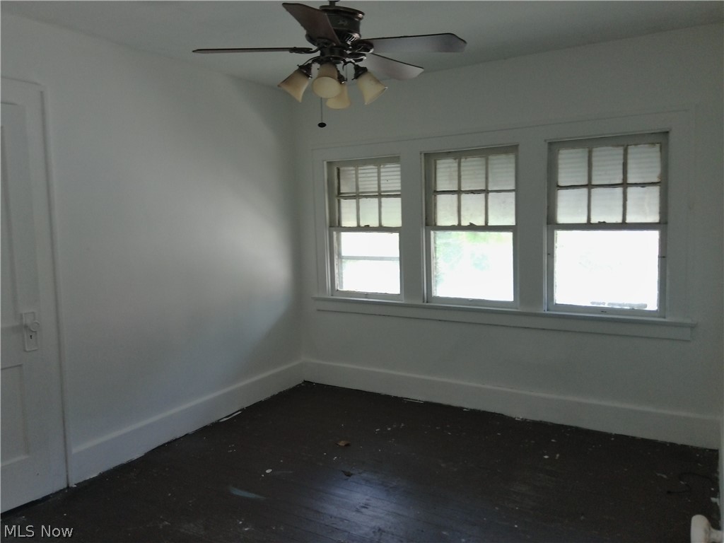 35 Palmer Avenue Campbell OH 44405