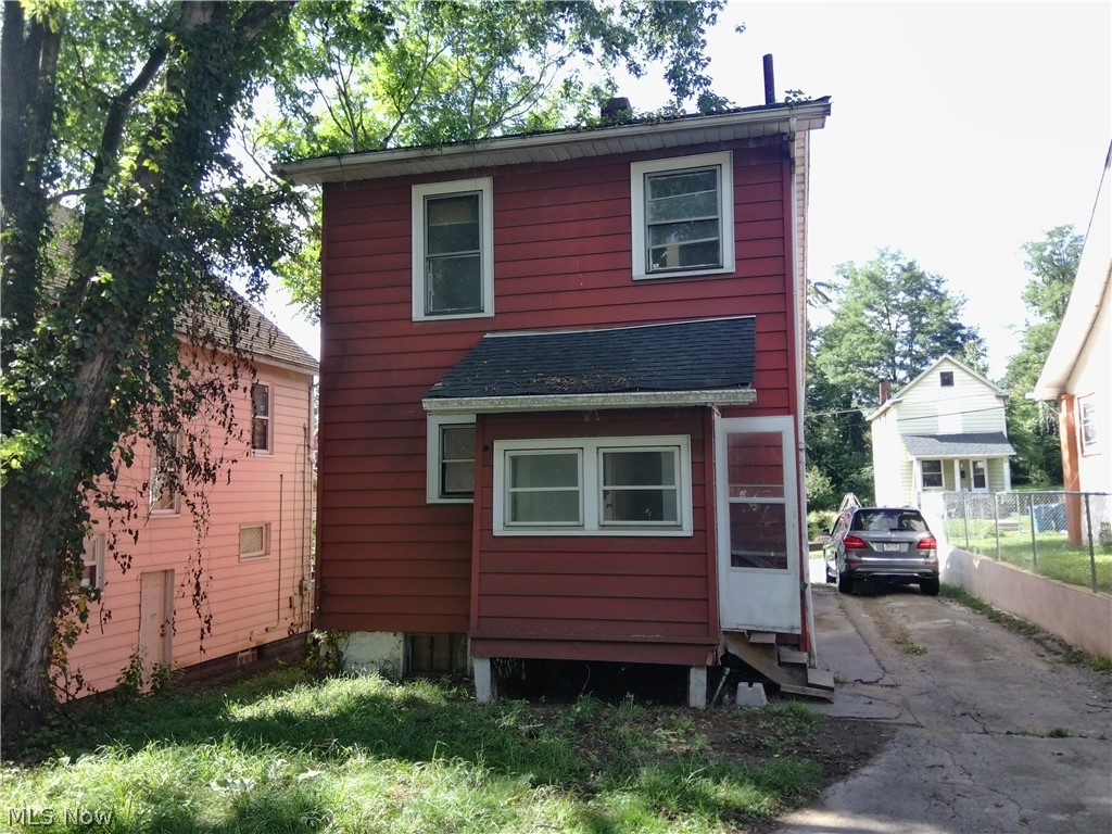35 Palmer Avenue Campbell OH 44405