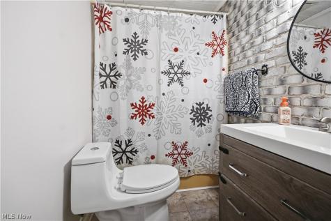 1758 Westwood Drive Twinsburg OH 44087