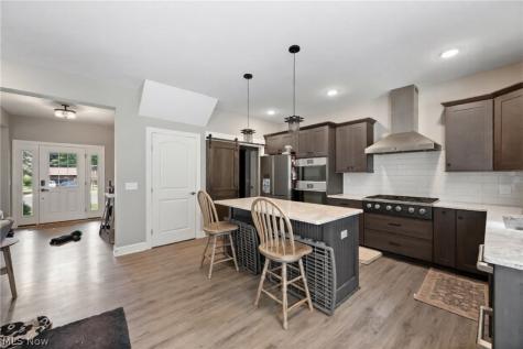 5860 Iva Drive New Franklin OH 44319