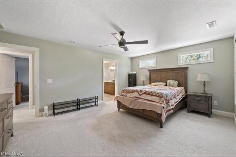 5860 Iva Drive New Franklin OH 44319
