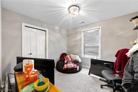 5860 Iva Drive New Franklin OH 44319
