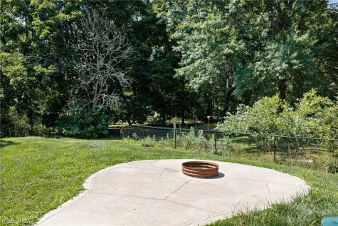 5860 Iva Drive New Franklin OH 44319