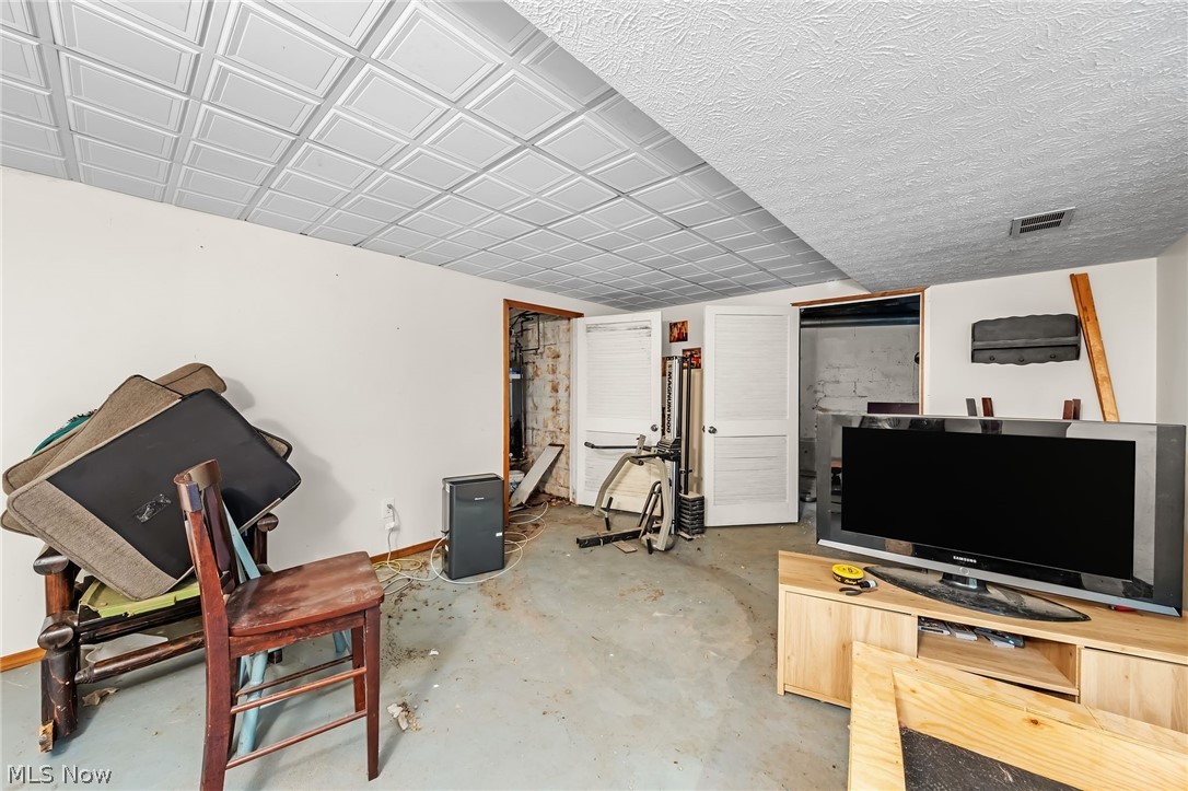 2253 Hi Vue Drive Green OH 44312