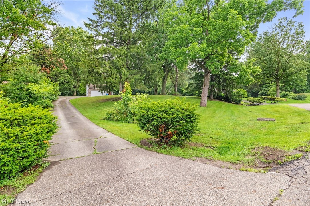 2253 Hi Vue Drive Green OH 44312
