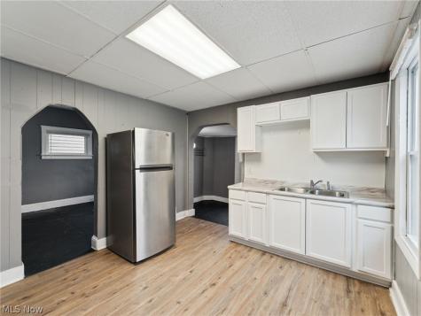 4002 Ardmore Avenue Cleveland OH 44109