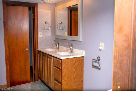 44 Colony Drive Oberlin OH 44074